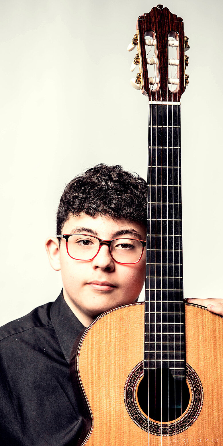 Francisco Antonio Siendones - Guitarra